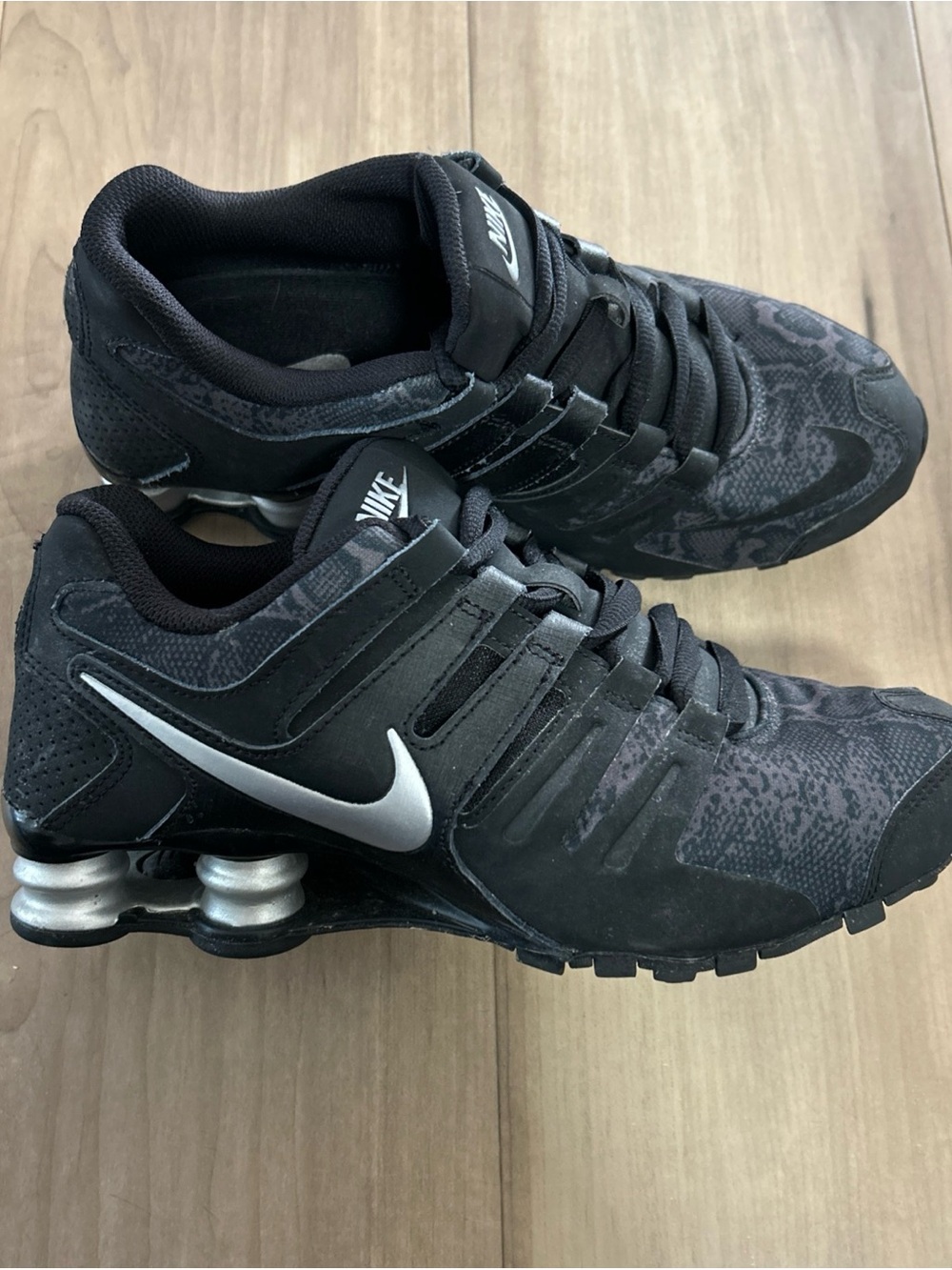 Nike shox nz si black women's Sz 8 Training Running Shoes Snake Skin Y2K